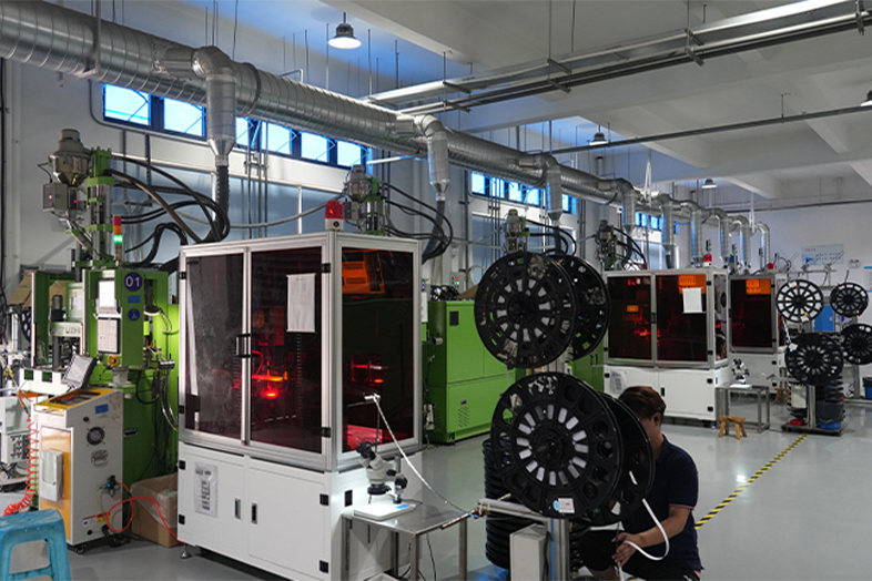 Kaixincheng helps the automotive industry to create high-quality precision molds
